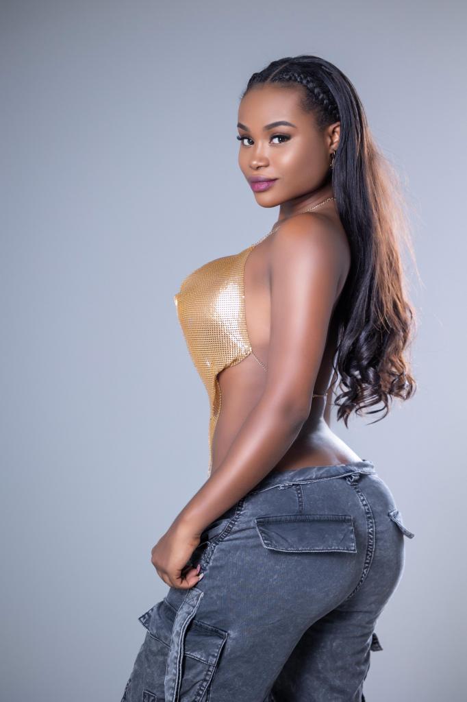 Chica busca chico en Ibiza: 