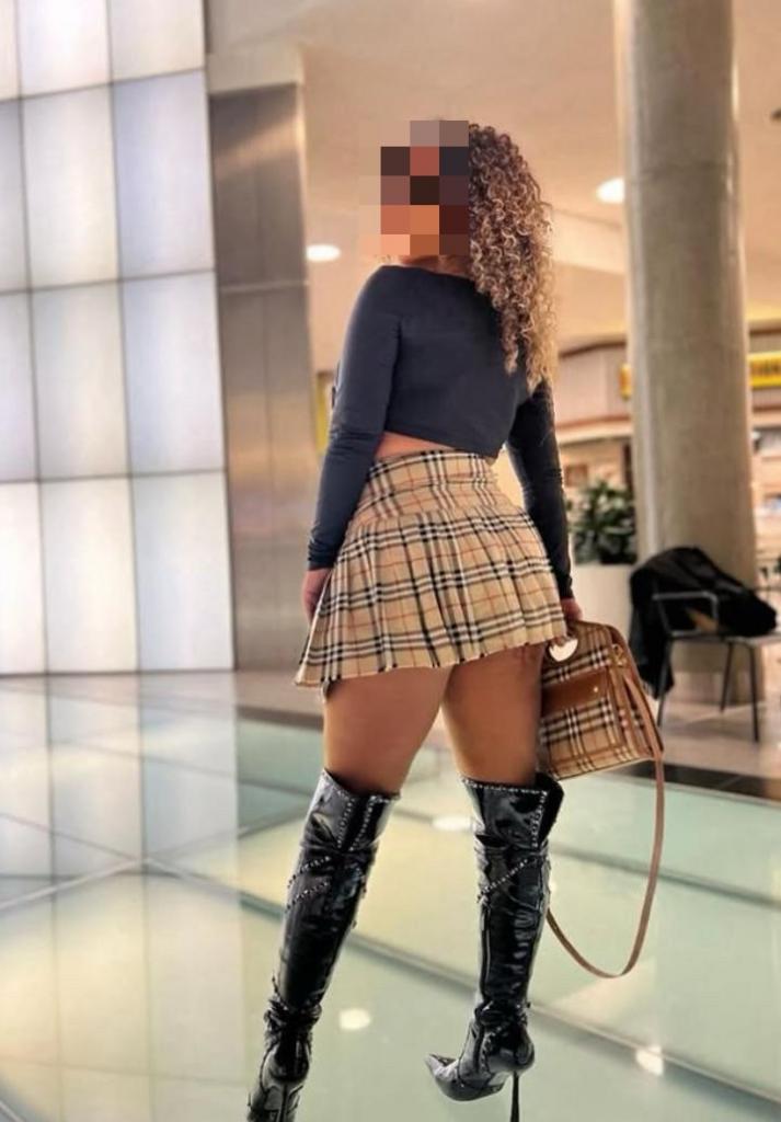 631320246: Chica busca chico en Madrid