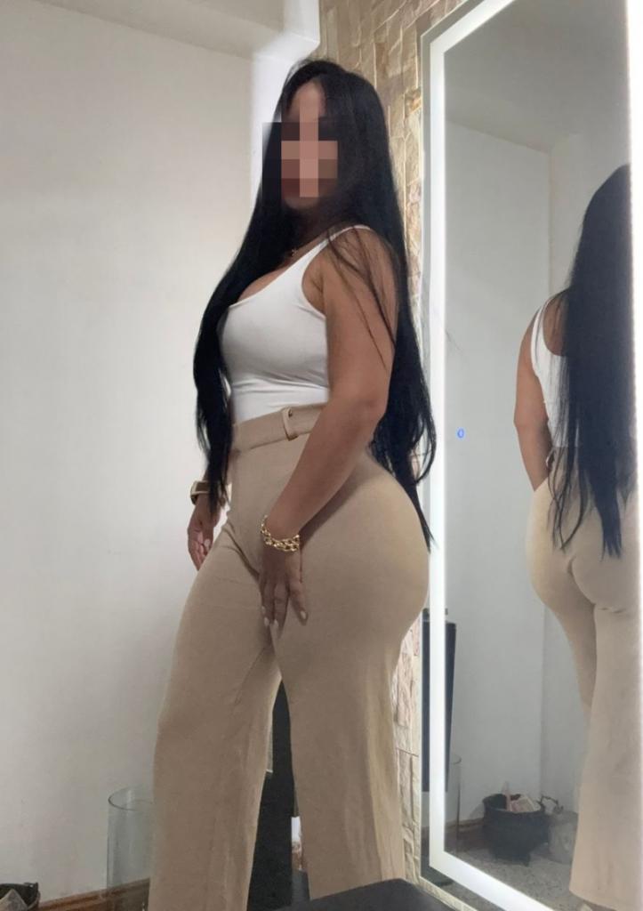 Chica busca chico en Almería: 
