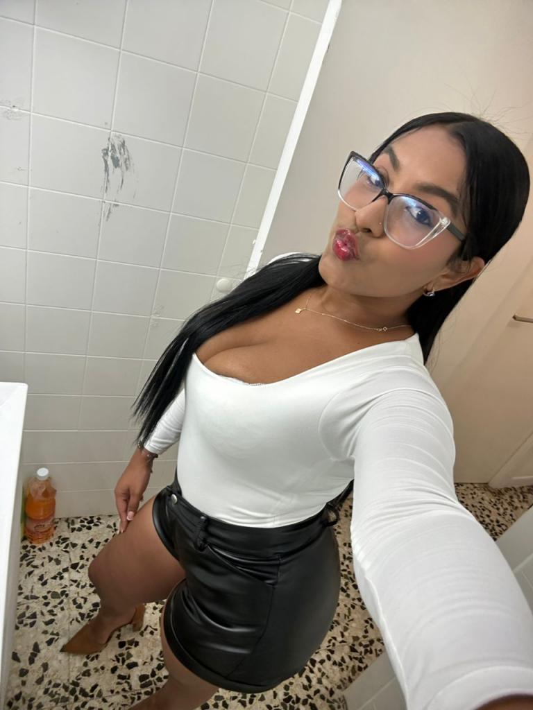 Chica busca chico en Almería: 