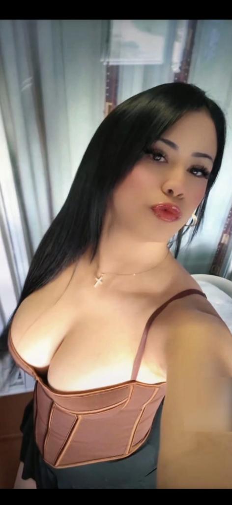 Chica busca chico en Almería: 