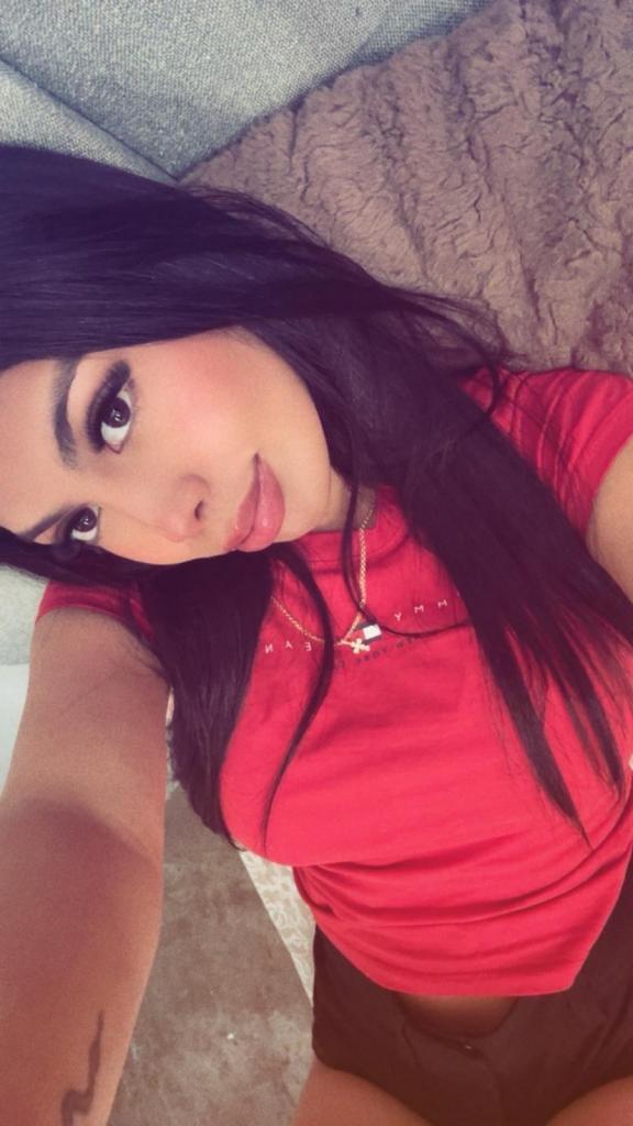 631029391: Chica busca chico en La Coruña