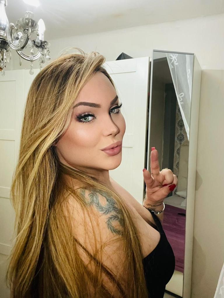 663924540: Transexual en Tarragona