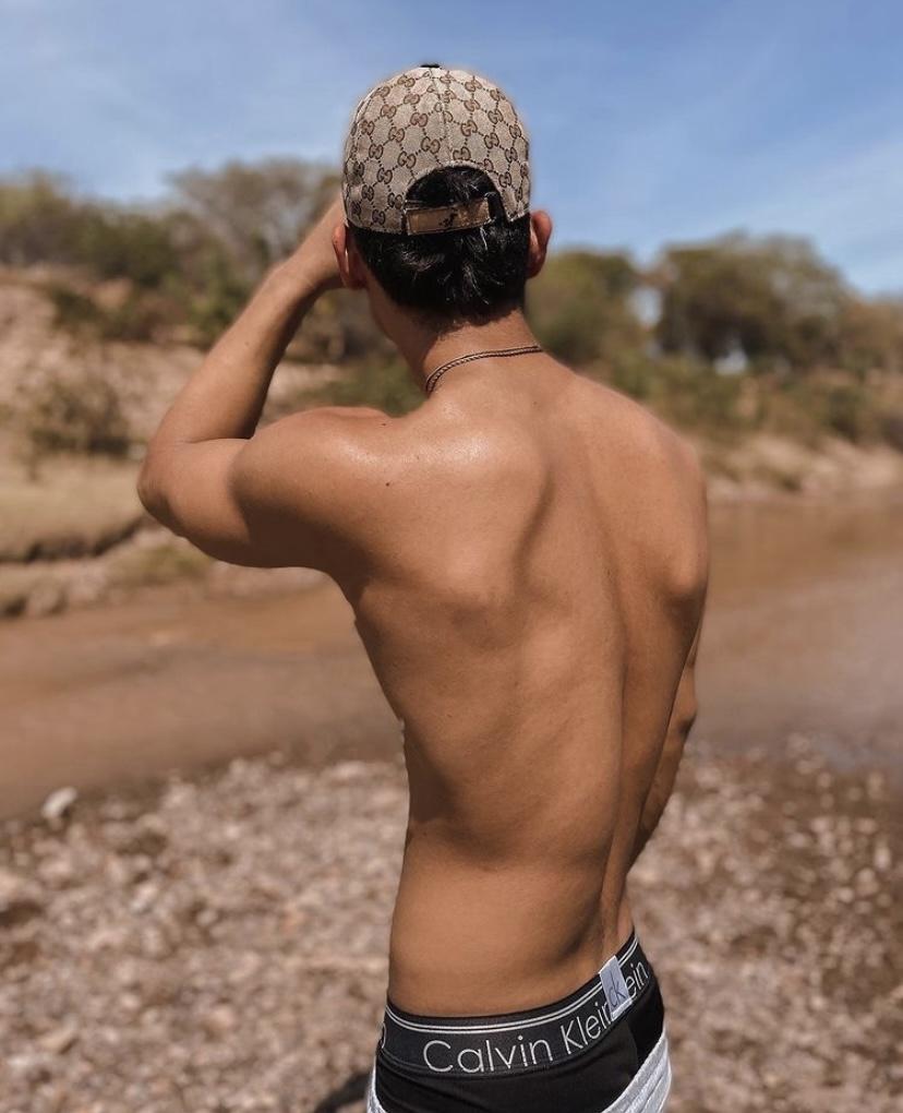 685824940: Chico busca chica en Barcelona