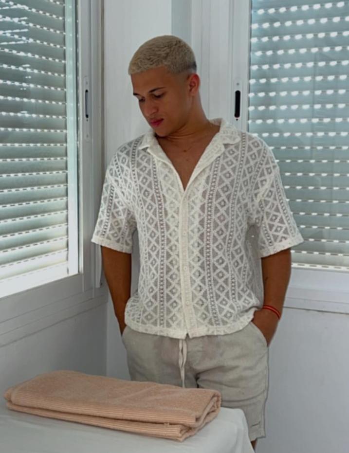 Chico busca chica en Sevilla: 