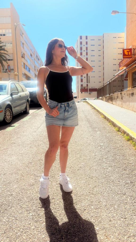 Chica busca chico en Cádiz: 