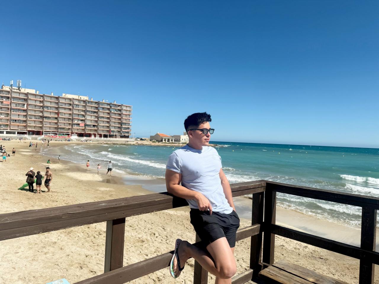 631142718: Chico busca chica en Alicante