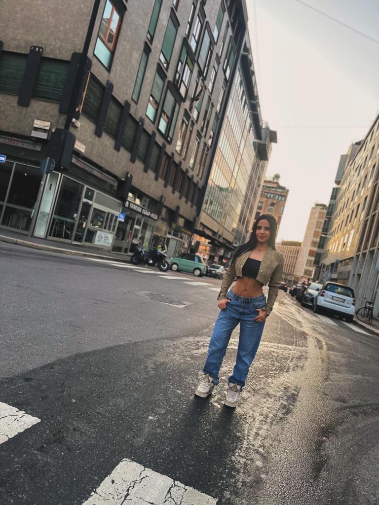 Chica busca chico en Cádiz: 