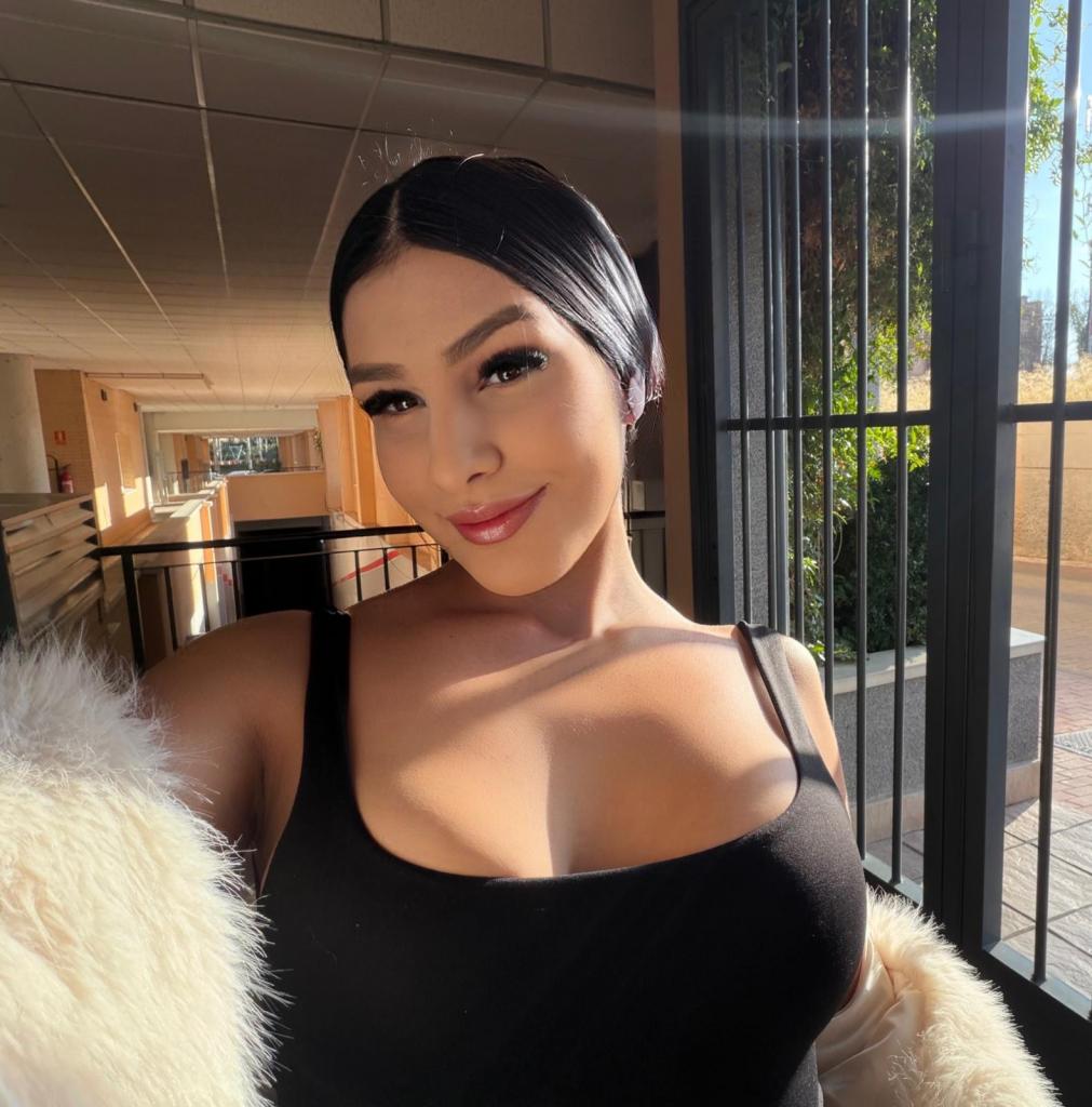 Chica busca chico en Granada: Chica busca chico