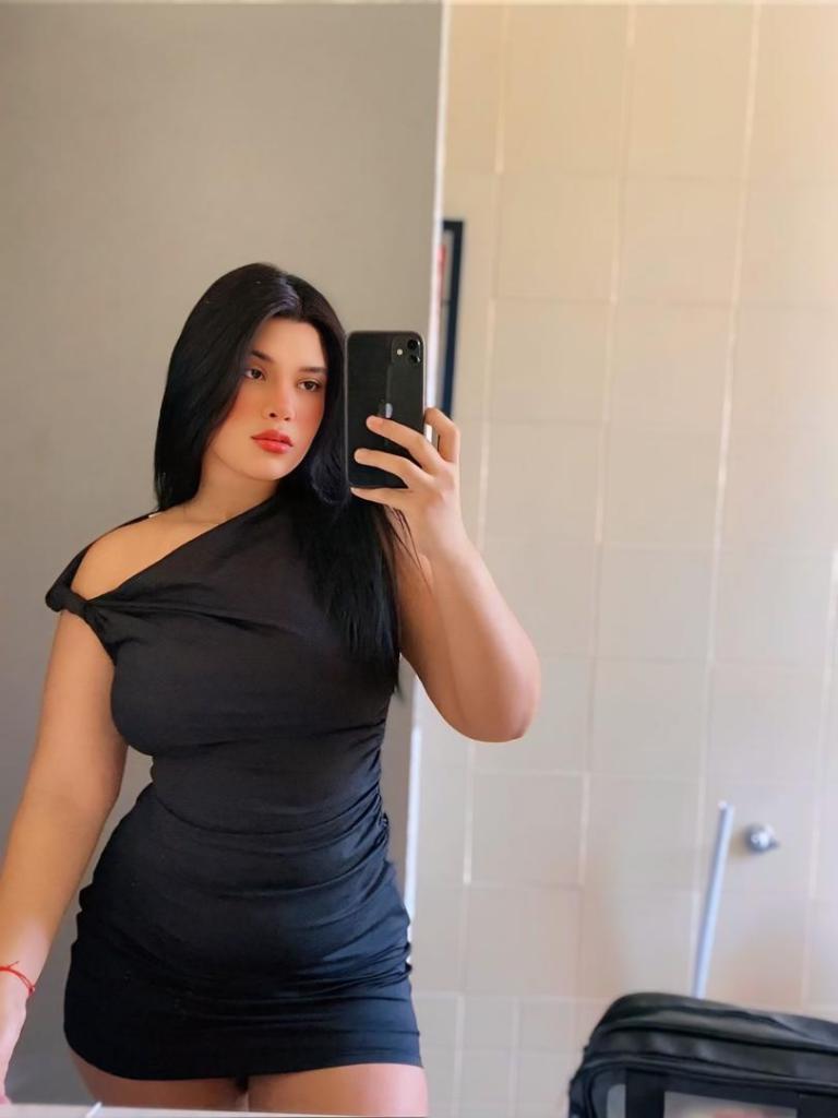 637940636: Chica busca chico en Sevilla