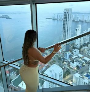 637055862: Chica busca chico en Alicante