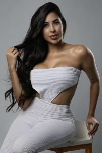 677923151: Chica busca chico en Barcelona