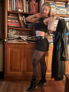 666314526: Chica busca chico en Ibiza