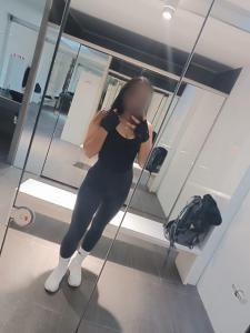 679135449: Chica busca chico en Madrid