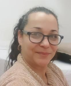 667605351: Chica busca chico en Valencia