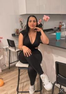 650466136: Chica busca chico en Barcelona