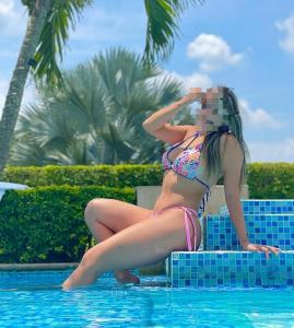 613966416: Chica busca chico en Pontevedra