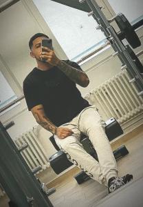 632369260: Chico busca chica en Menorca