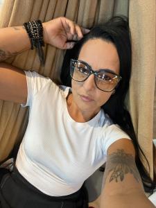 631450211: Chica busca chico en Barcelona