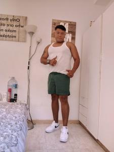 614687916: Chico busca chica en Barcelona