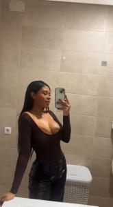 614457189: Chica busca chico en Málaga