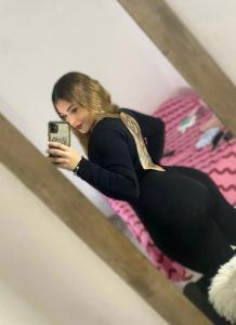 664355935: Chica busca chico en Madrid