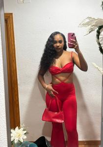 671299028: Chica busca chico en Barcelona