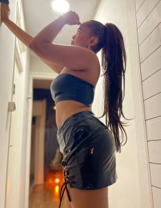 607824577: Chica busca chico en Ibiza