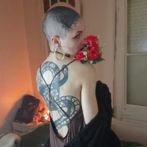 644441551: Chica busca chico en Barcelona