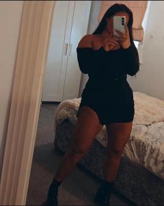 697419204: Chica busca chico en Barcelona