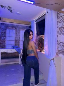 613608769: Transexual en Granada