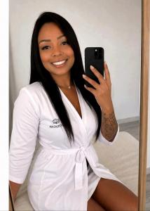 699330350: Chica busca chico en Málaga