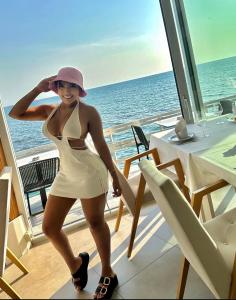 643745367: Chica busca chico en Sevilla