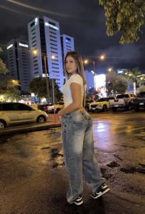 613965309: Chica busca chico en Orense