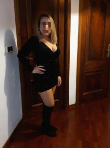 661049725: Chica busca chico en Navarra