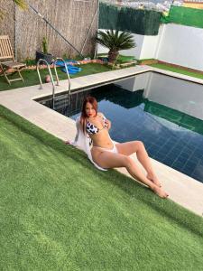 742032975: Chica busca chico en Granada