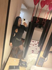 607541098: Chica busca chico en Huelva