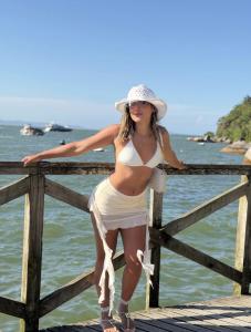 613965309: Chica busca chico en Orense