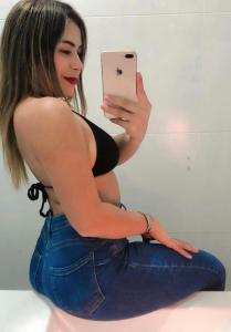 613881313: Chica busca chico en Valencia