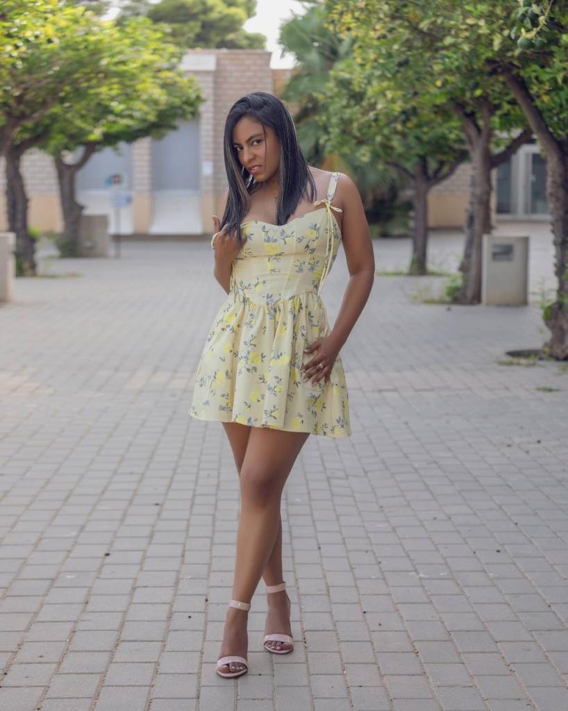 632935408: Chica busca chico en Málaga