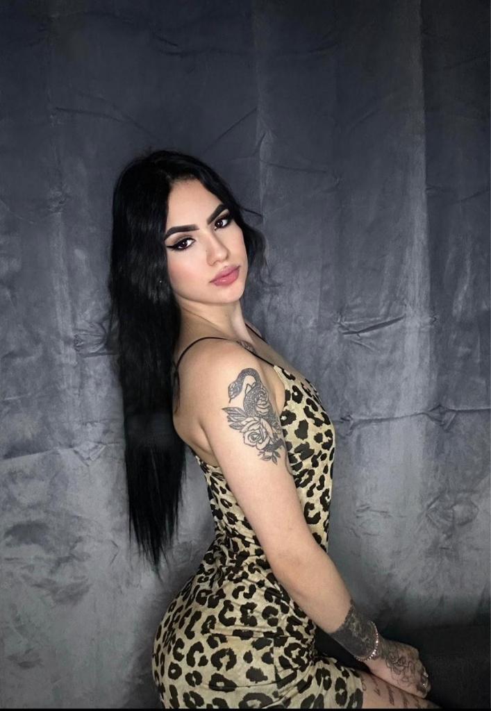 Chica busca chico en Ibiza: Chica busca chico