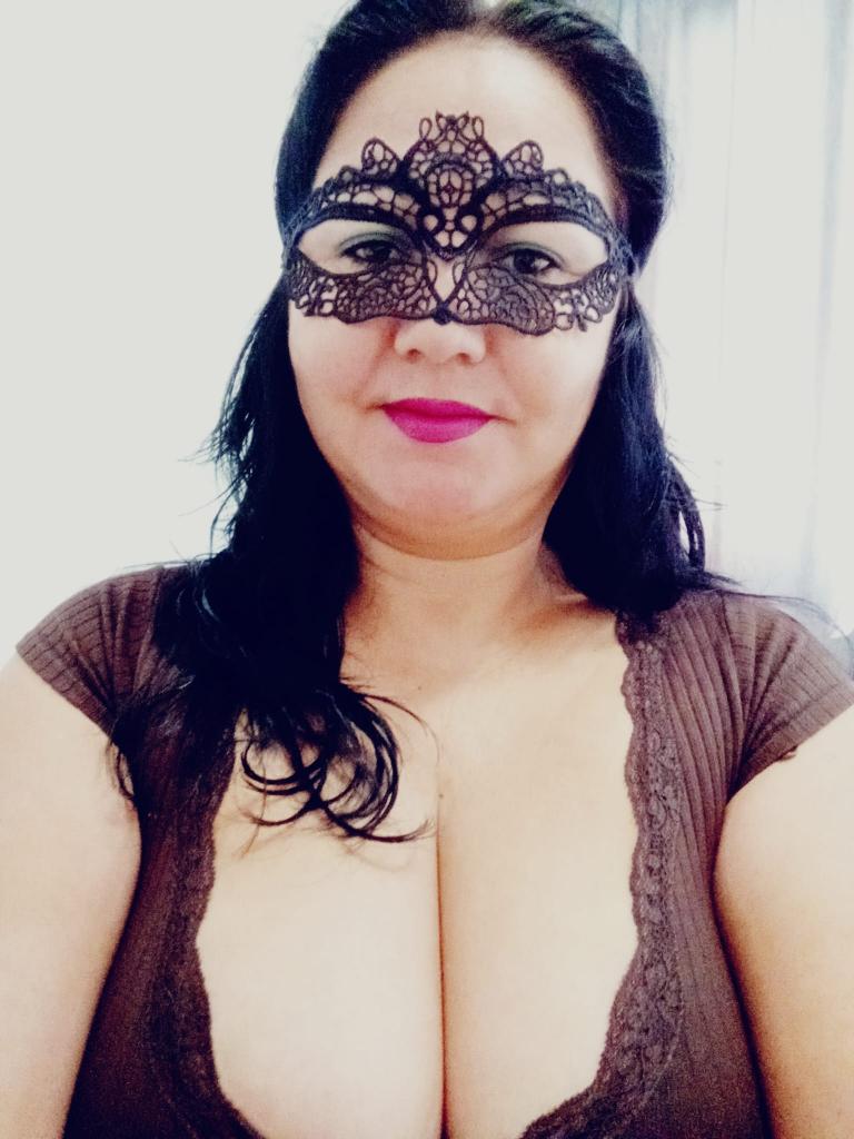 Chica busca chico en Cádiz: 