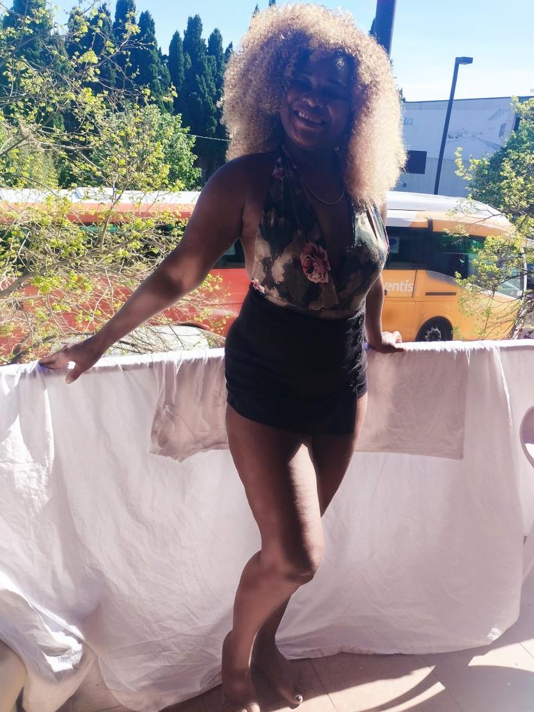 641702460: Chica busca chico en Gerona