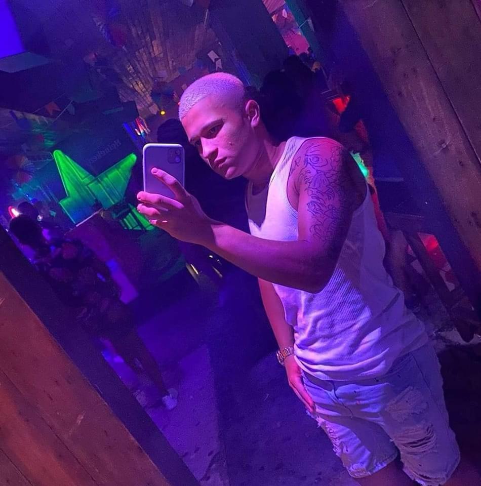 Chico busca chica en Sevilla: 