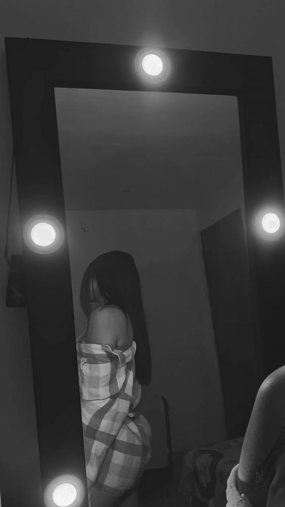 607414787: Chica busca chico en Granada