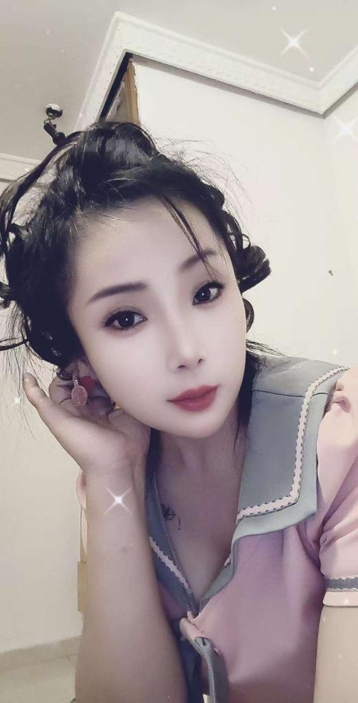 673320711: Chica busca chico en Barcelona