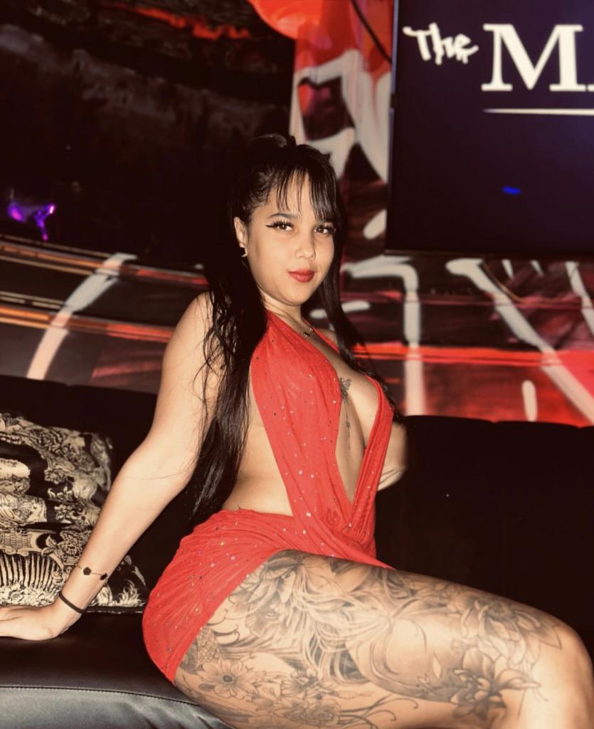 Chica busca chico en Ibiza: 