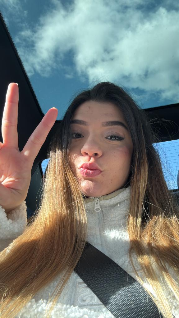 632628248: Chica busca chico en Sevilla