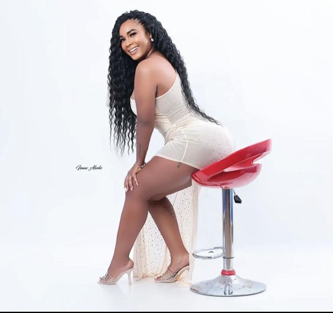 673581411: Chica busca chico en Cádiz