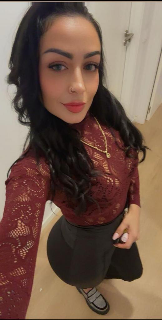 663122500: Chica busca chico en Gerona